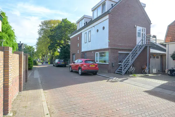 Gedempte Achterburggracht 9, NOORD-SCHARWOUDE