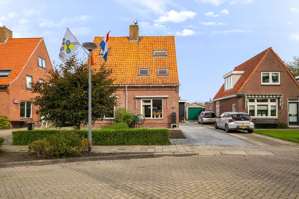 Limmerschouw 25, WINKEL