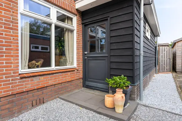 Limmerschouw 25, WINKEL