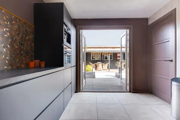 Limmerschouw 25, WINKEL