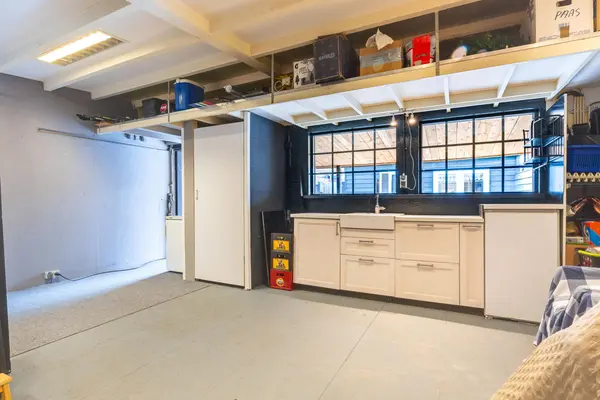 Limmerschouw 25, WINKEL