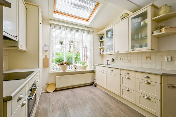 Avegaarstraat 13