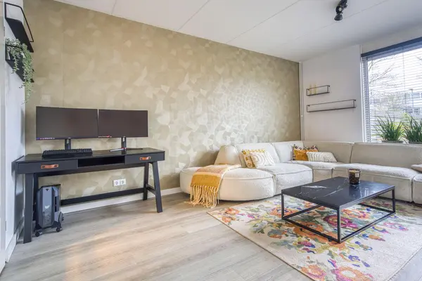 Wever 63, HOORN