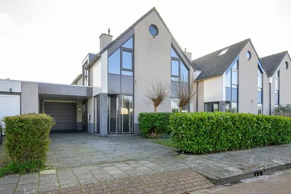 Zwarte Dolfijn 27, HEERHUGOWAARD