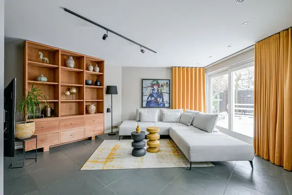 Zwarte Dolfijn 27, HEERHUGOWAARD