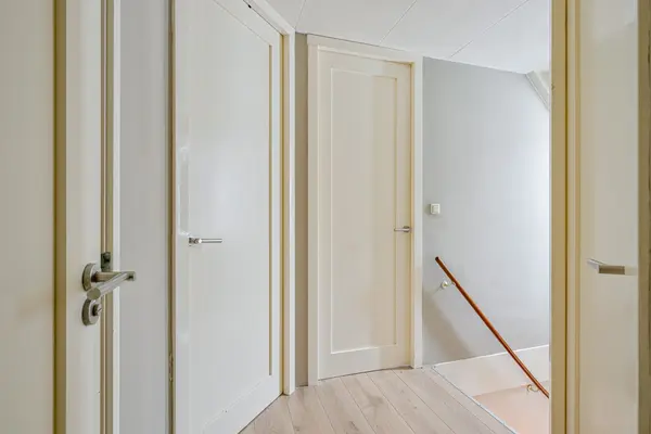 Zwarte Dolfijn 27, HEERHUGOWAARD