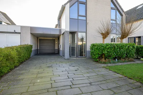 Zwarte Dolfijn 27, HEERHUGOWAARD