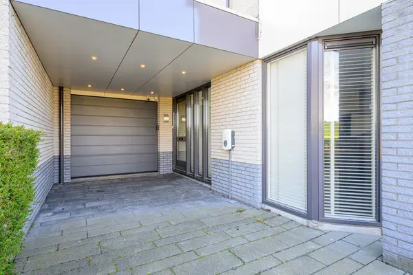 Zwarte Dolfijn 27, HEERHUGOWAARD