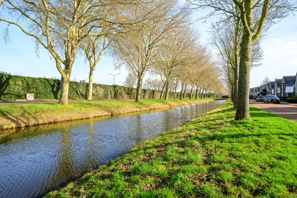 Zwarte Dolfijn 27, HEERHUGOWAARD