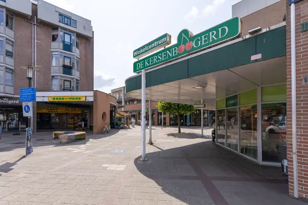 Ceder 85, HOORN