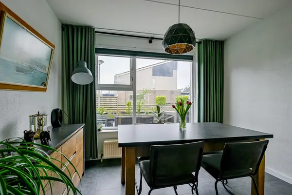 Populierenstraat 55, WINKEL