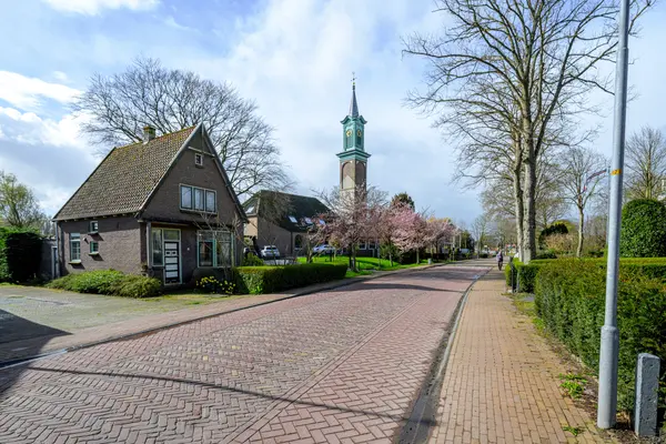 Midwouder Dorpsstraat 10, MIDWOUD