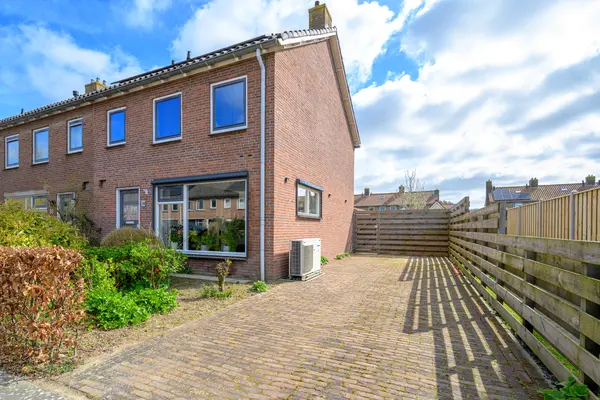 Van Steenstraat 34, WIERINGERWERF