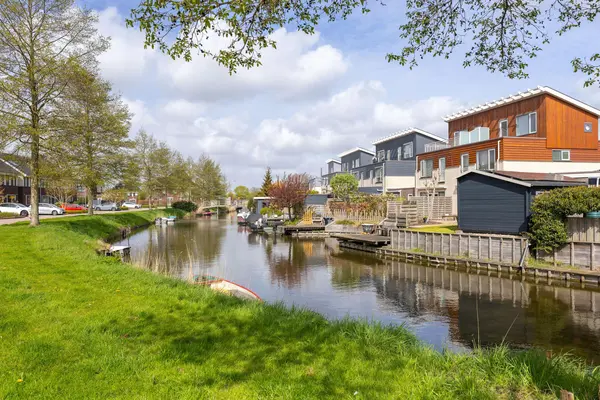 Spanker 13, MEDEMBLIK