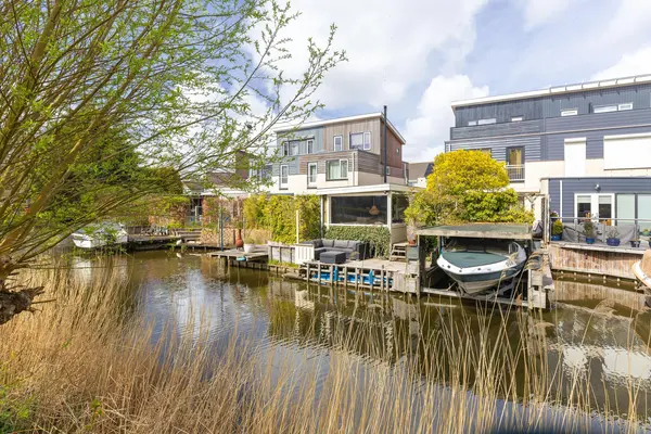 Spanker 13, MEDEMBLIK