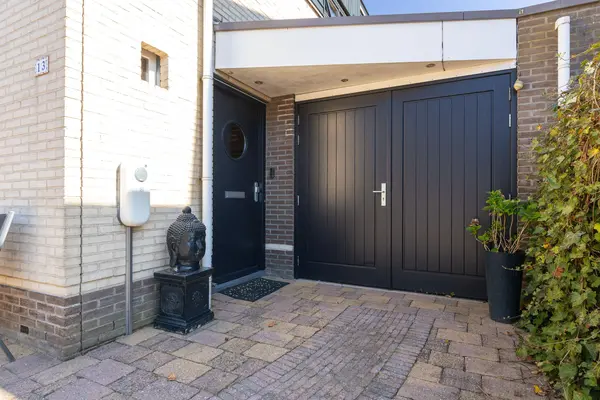 Spanker 13, MEDEMBLIK