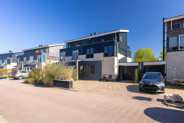 Spanker 13, MEDEMBLIK