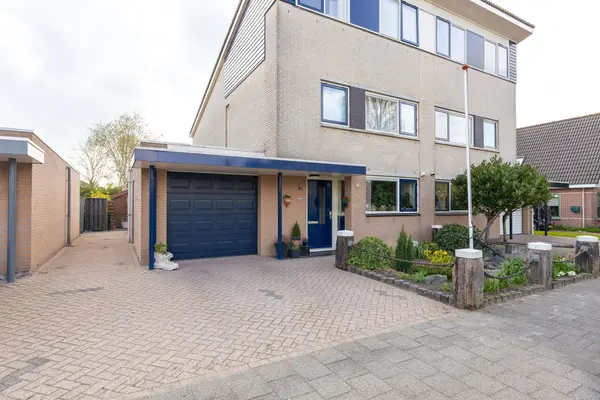 Iepenstraat 15, WINKEL