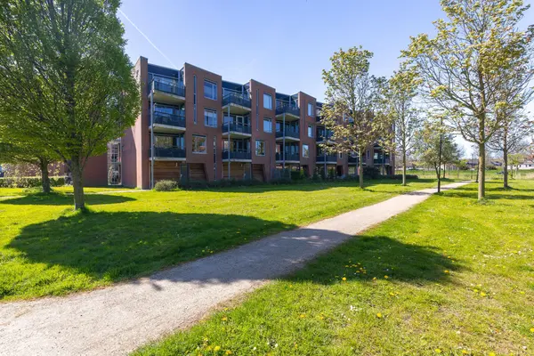 Tjaarlingermeer 126, HEERHUGOWAARD