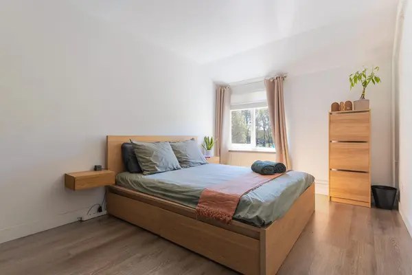 Nachtegaal 100, HOORN
