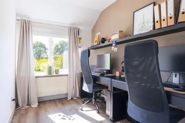 Nachtegaal 100, HOORN