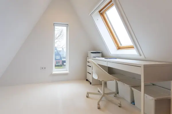 Vredemaker 138, ZWAAG
