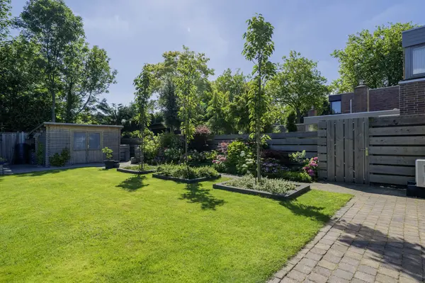 van Santenlaan 20, HEERHUGOWAARD