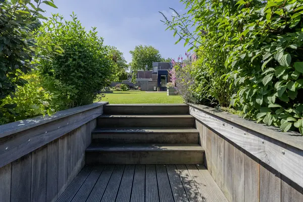 van Santenlaan 20, HEERHUGOWAARD