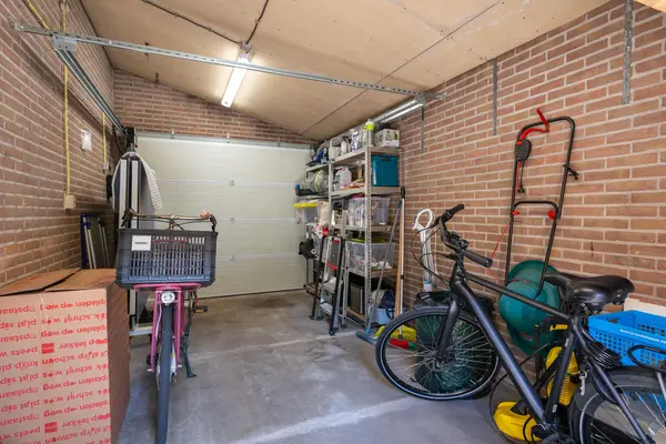 Weegbree 172, ZWAAG