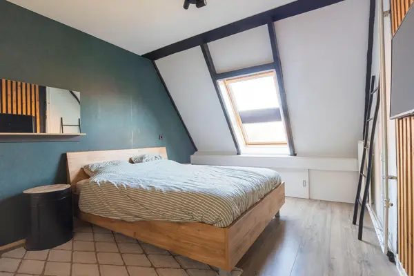 Patio 118, HOORN