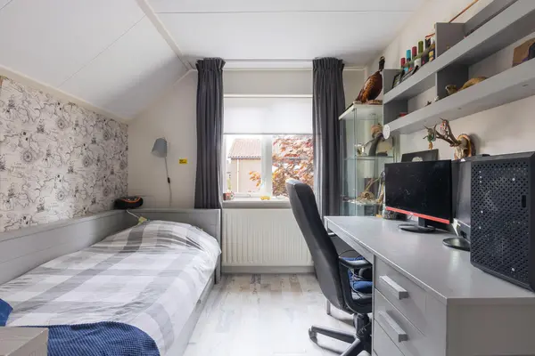 Bernhardstraat 12, AVENHORN