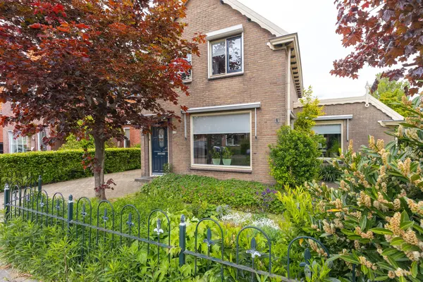 Bernhardstraat 12, AVENHORN