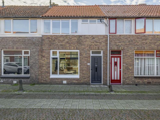 Foto van Mr. de Fremerystraat 33