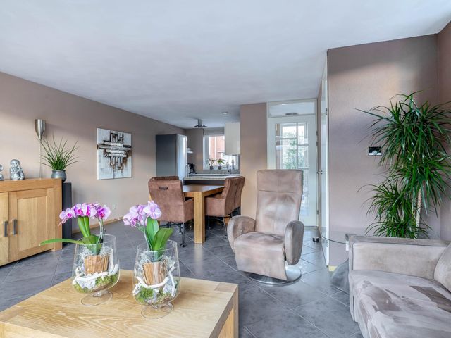 Foto van Karekiet 100