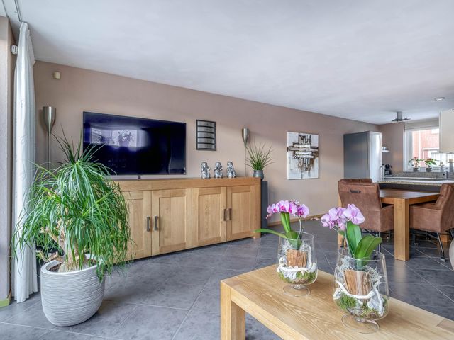 Foto van Karekiet 100