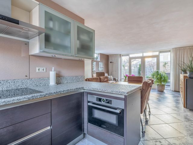 Foto van Karekiet 100