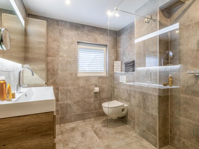 Foto van Karekiet 100