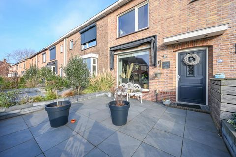 Burgemeester Kampschoerstraat 50