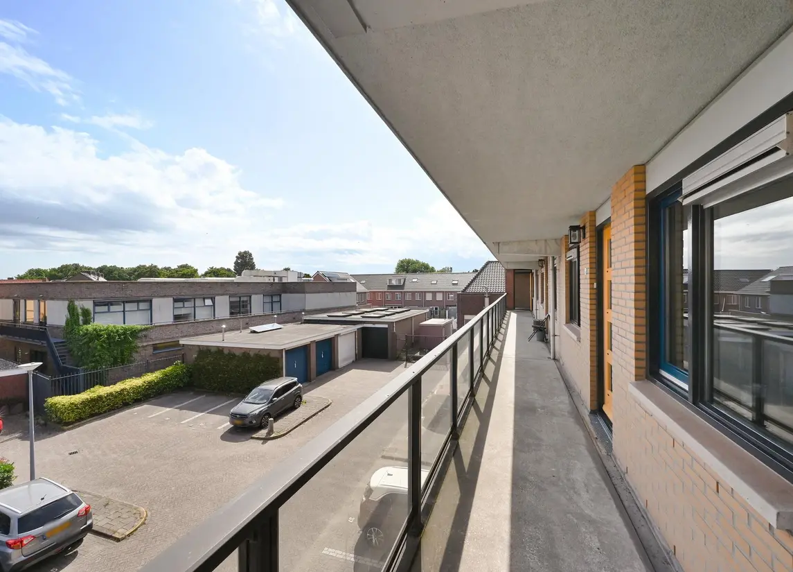 Midden-Scheepvaartstraat 33
