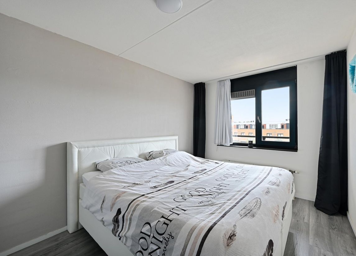 Midden-Scheepvaartstraat 33