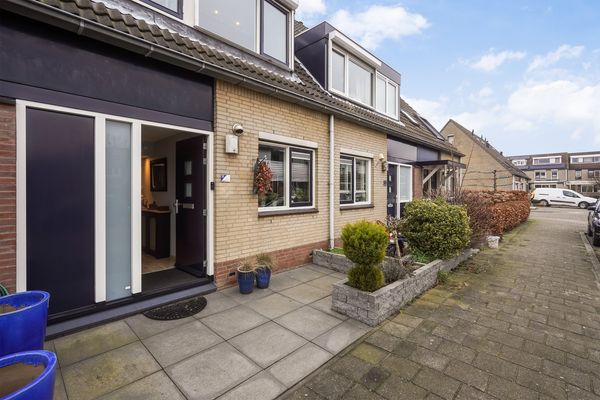 Lisdodde 13, MAASLAND