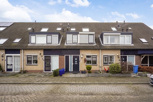 Lisdodde 13, MAASLAND