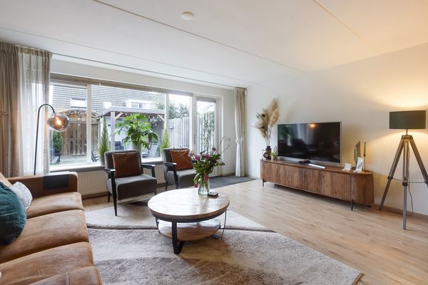 Lisdodde 13, MAASLAND