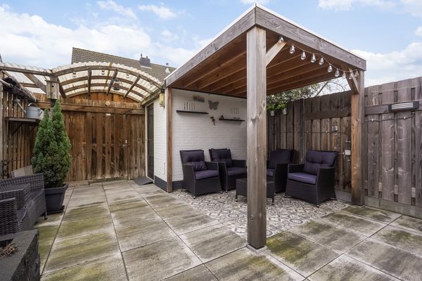 Lisdodde 13, MAASLAND