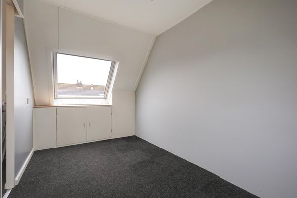 Lisdodde 13, MAASLAND