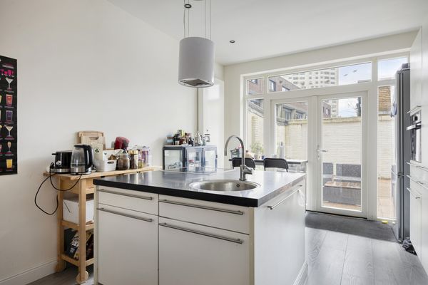 Marktweg 140, 'S-GRAVENHAGE