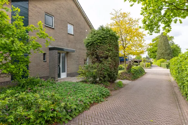 Curaçaostraat 16, WINTERSWIJK