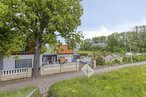 Maasdijk 187, 'S-GRAVENZANDE