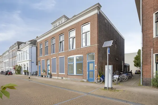 Spoorsingel 38