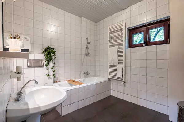 Nieuwe Stationsstraat 61, Ravels